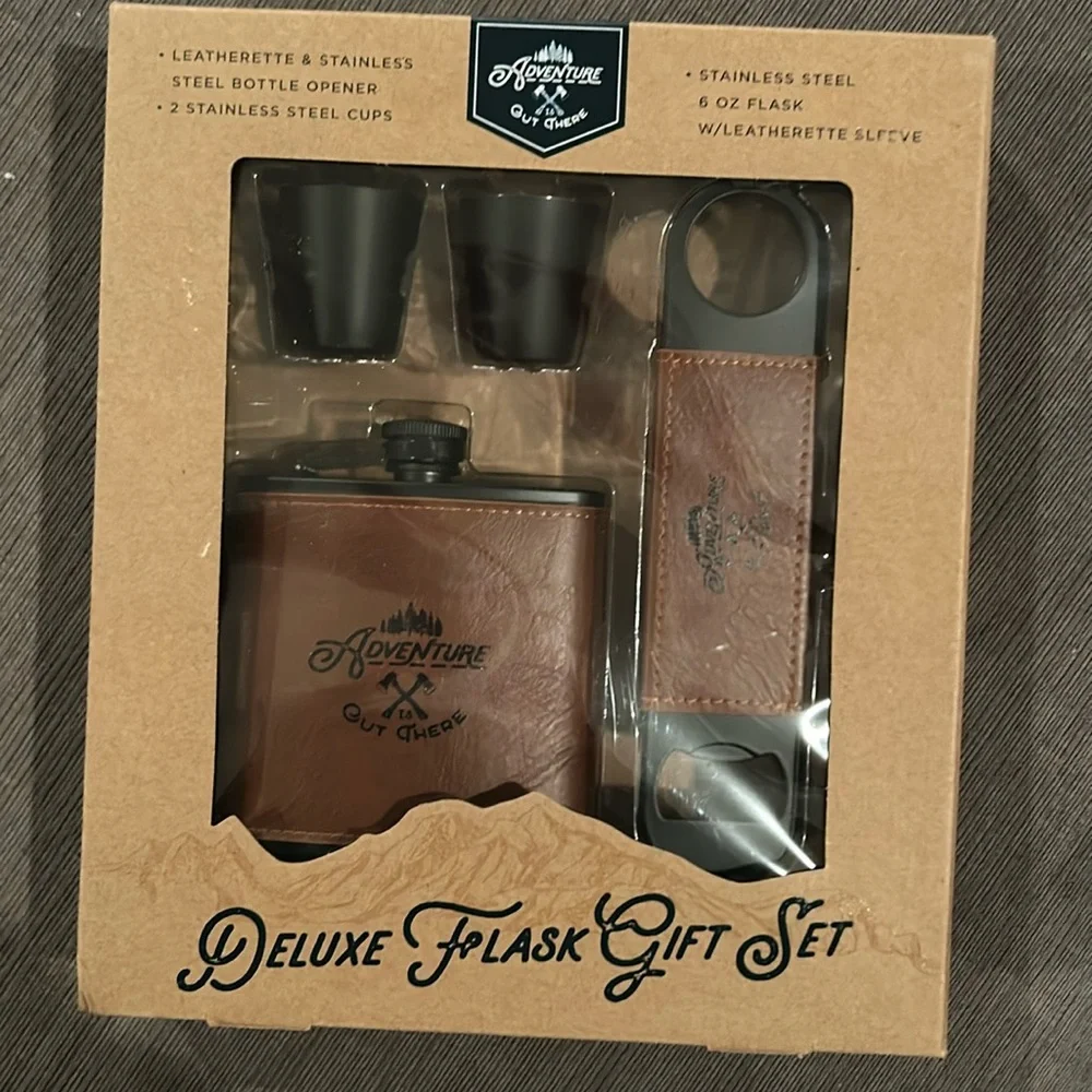 Deluxe Flask Gift Set NEW 4pieces